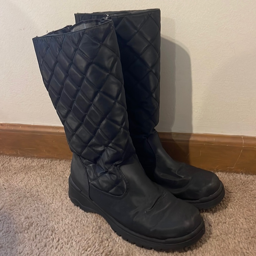 COPY - Snow boots size 8